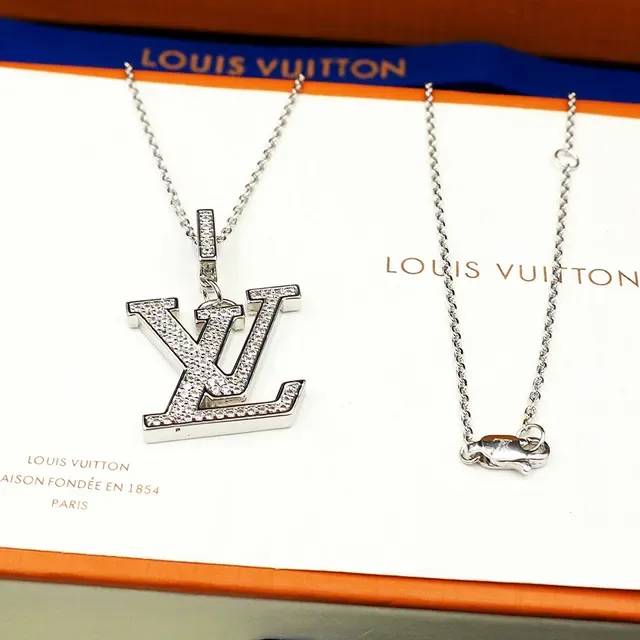 Louis Vuitton Monogram Pendant Silver White Pavé-Set Fine Curb-Link Chain Necklace 6