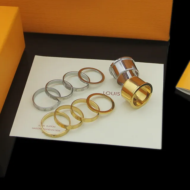 Louis Vuitton Monogram Tour Mondiale bagues à large bande gravées 3
