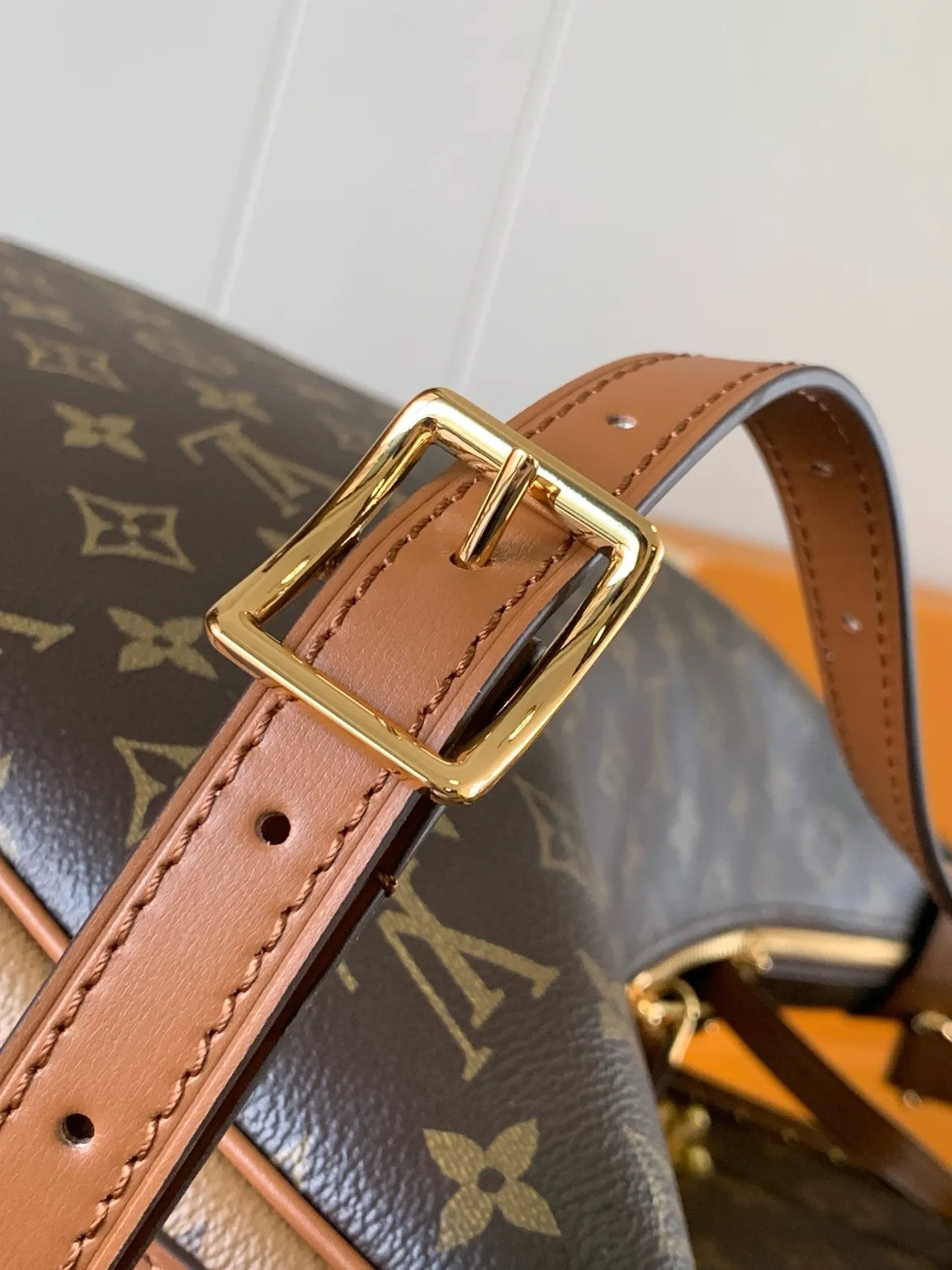 Louis Vuitton Moon Crescent Silhouette Monogram Brown Beige Chain Bag 4
