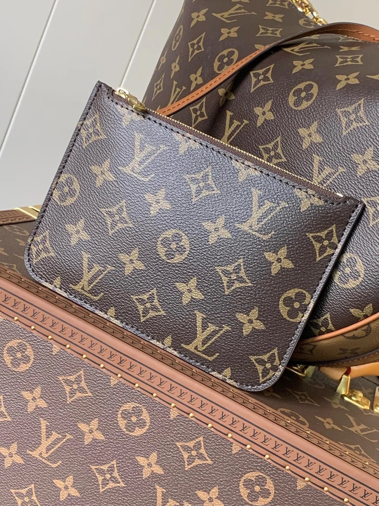 Louis Vuitton Moon Crescent Silhouette Monogram Brown Beige Chain Bag 5