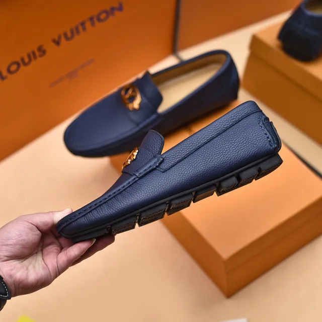 Louis Vuitton Navy Gold Pebbled Leather LV Medallion Loafer 7