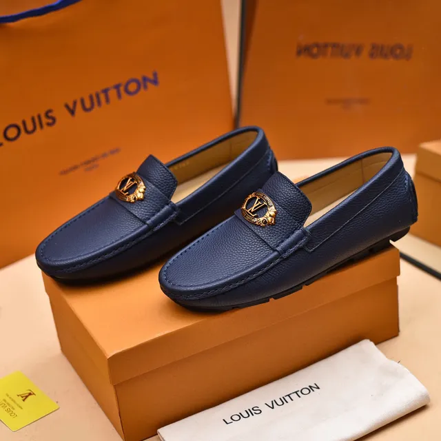 Louis Vuitton Navy Gold Pebbled Leather LV Medallion Loafer 8