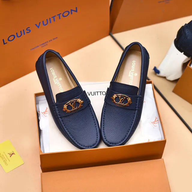 Louis Vuitton Navy Gold Pebbled Leather LV Medallion Loafer 9