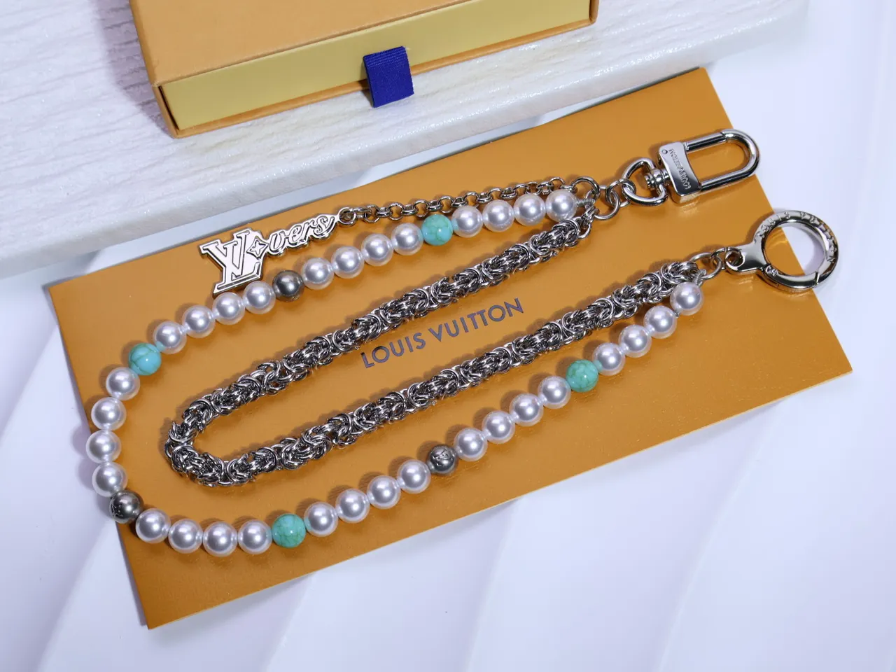 Louis Vuitton Pearl and Turquoise Beaded Chain Necklace 5