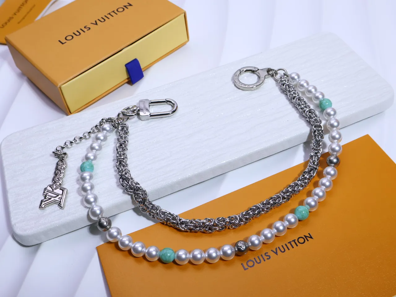 Louis Vuitton Pearl and Turquoise Beaded Chain Necklace 6