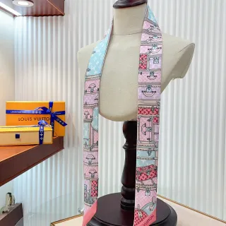 Louis Vuitton Petite Malle चित्रण सिल्क स्कार्फ