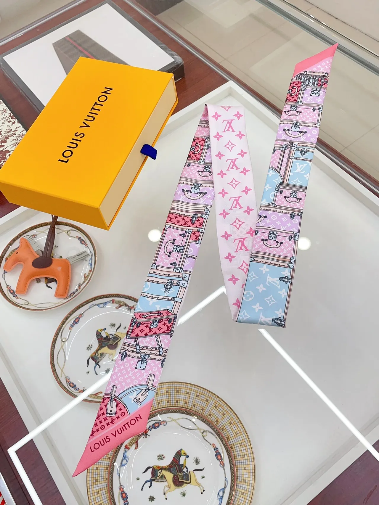 Louis Vuitton Petite Malle Illustration Foulard de soie 6