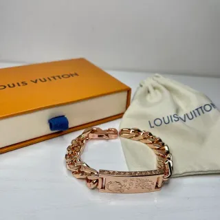 Louis Vuitton रोज गोल्ड कुर्ब चेन इंजेव्र प्लेक ब्रेसलेट