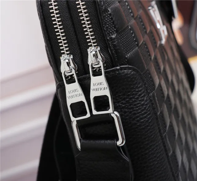 Louis Vuitton Run Away Sac bandoulière noir matelassé tressé panier 7