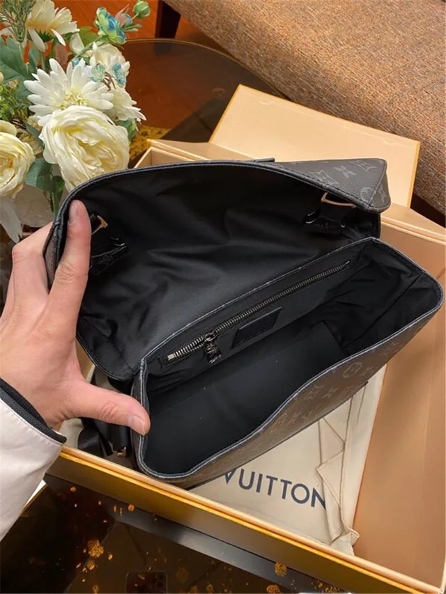 Louis Vuitton Run Away cinza preto Monogram lona revestida fechamento flap-top bolsa mensageiro 2