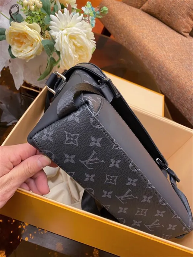 Louis Vuitton Run Away cinza preto Monogram lona revestida fechamento flap-top bolsa mensageiro 3