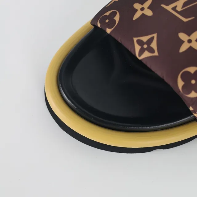Louis Vuitton Run Away Monogram Canvas Slippers 5