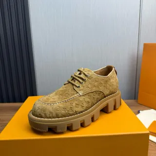 Louis Vuitton Run Away Monogram Suede Tan कैजुअल जूते