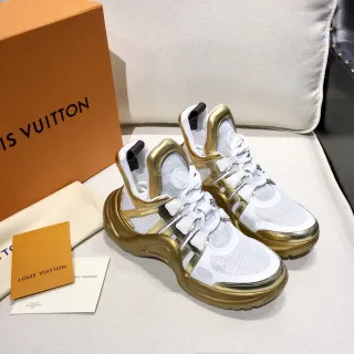 Louis Vuitton Run Away tênis chunky brancos e dourados