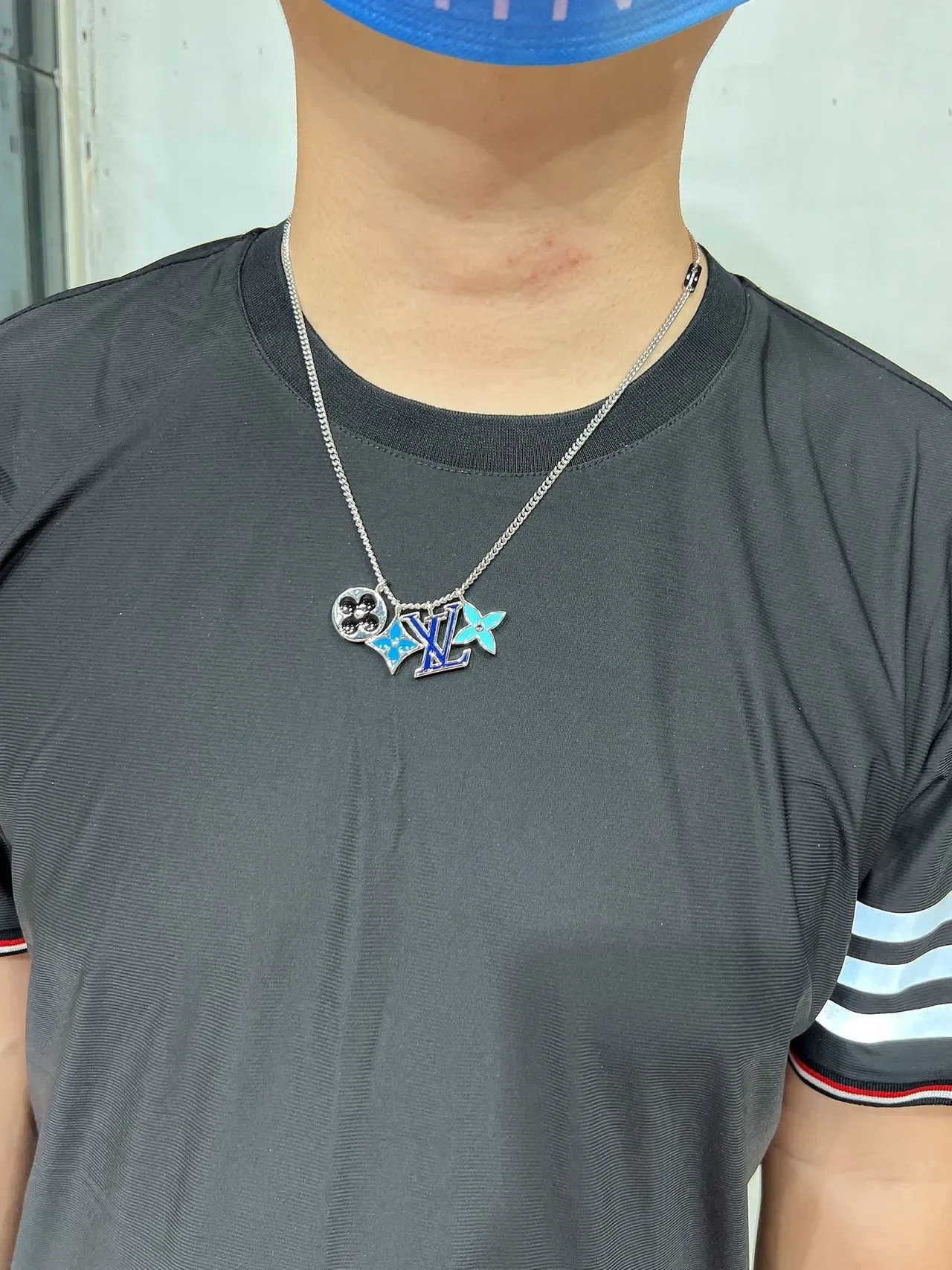 Louis Vuitton Silver Blue Multi-Charm Pendant Enamel Detailing Necklace 7