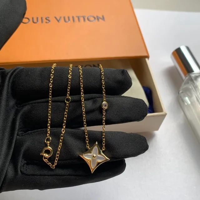 Louis Vuitton Pendentif Étoile Chaîne Or Blanc 2