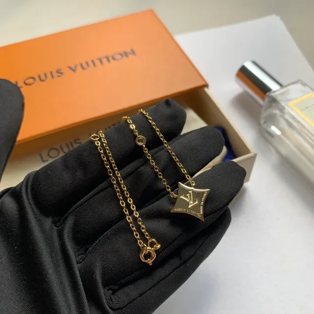 Louis Vuitton Pendentif Étoile Chaîne Or Blanc 3