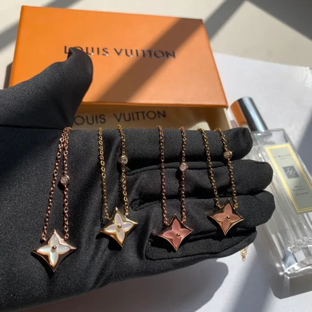 Louis Vuitton Pendentif Étoile Chaîne Or Blanc 6
