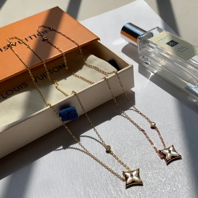 Louis Vuitton Pendentif Étoile Chaîne Or Blanc 7