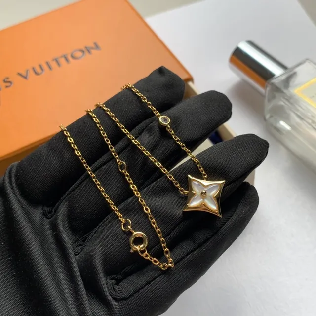 Louis Vuitton Pendentif Étoile Chaîne Or Blanc 8