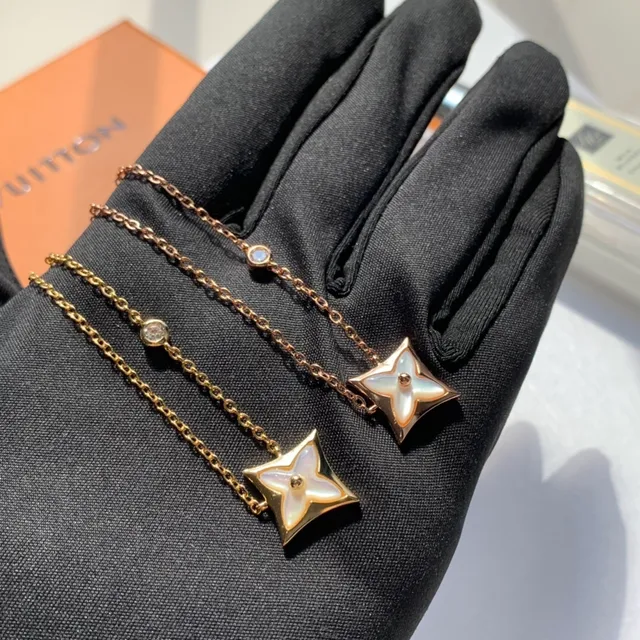 Louis Vuitton Pendentif Étoile Chaîne Or Blanc 9