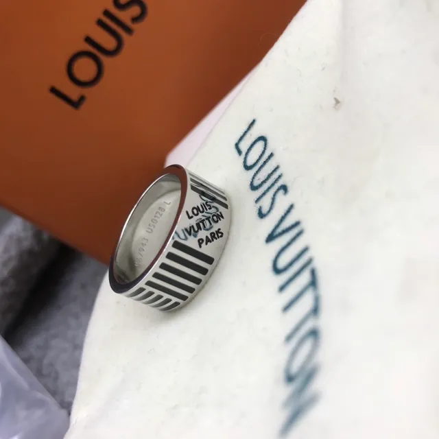 Louis Vuitton Striped Enamel Ring Silver and Black Rings 4
