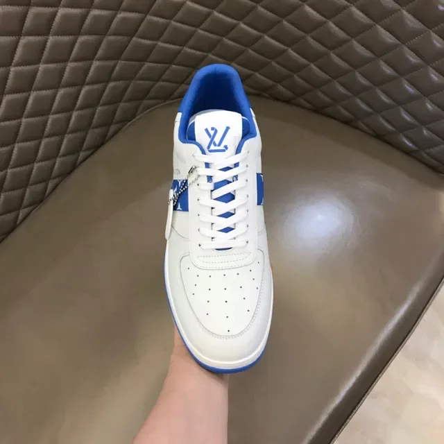 Louis Vuitton সাদা নীল লো টপ পেরফোরেটেড টো লাইফস্টাইল স্নিকার 4