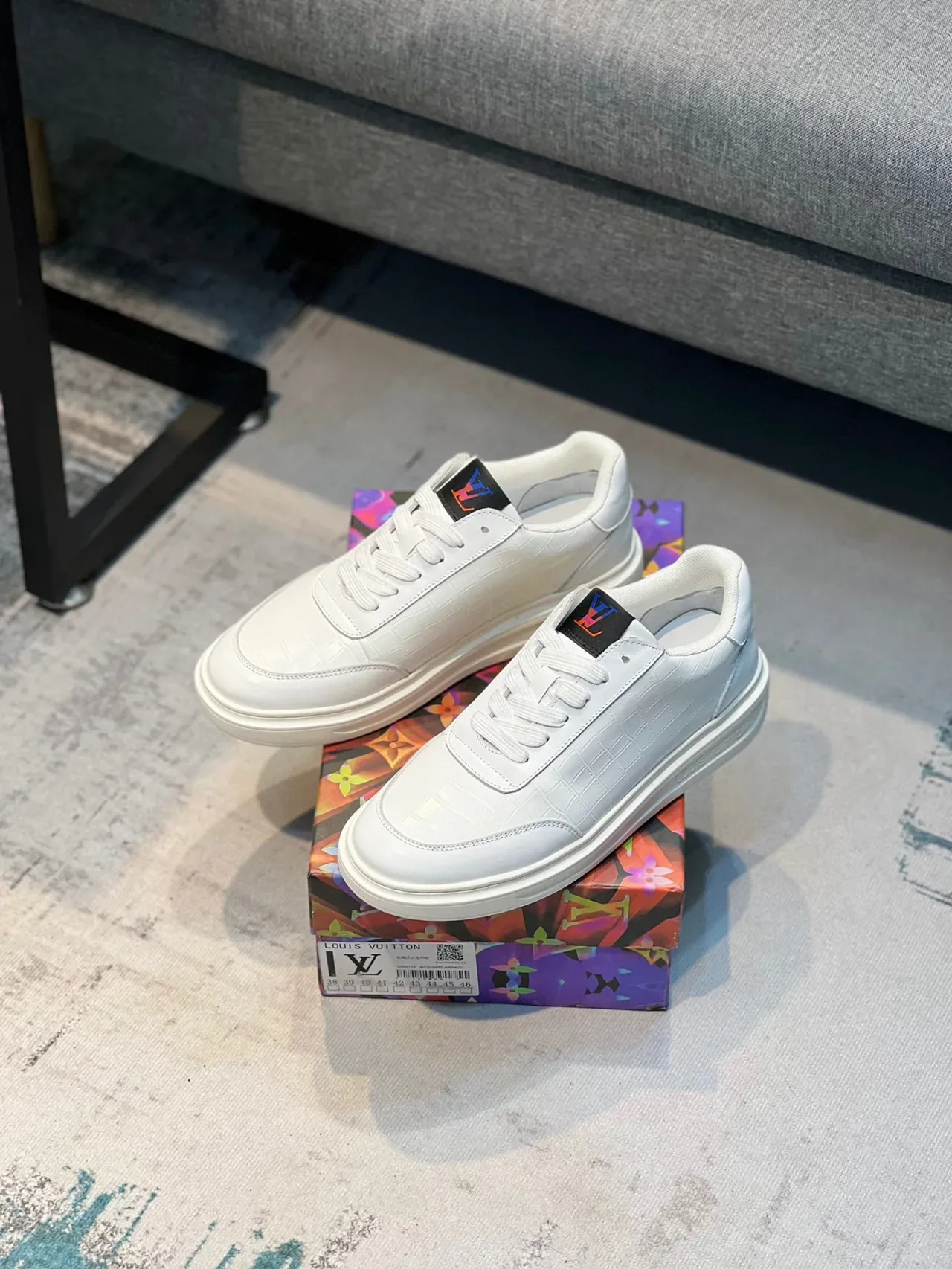 Louis Vuitton White Croc-Embossed Leather Platform Sole Lifestyle Sneakers 7