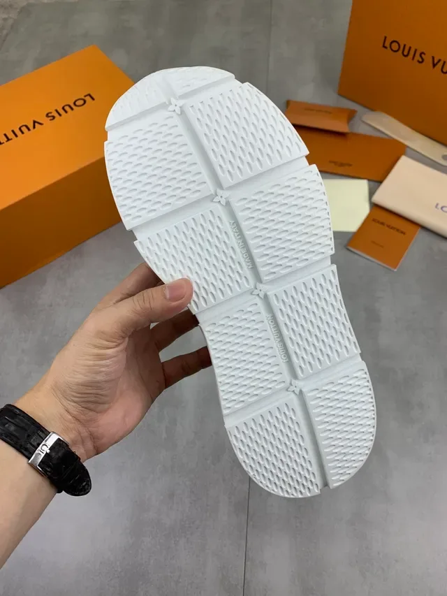 Louis Vuitton White Gray Low-Top Leather And Textile Upper Lifestyle Sneakers 3