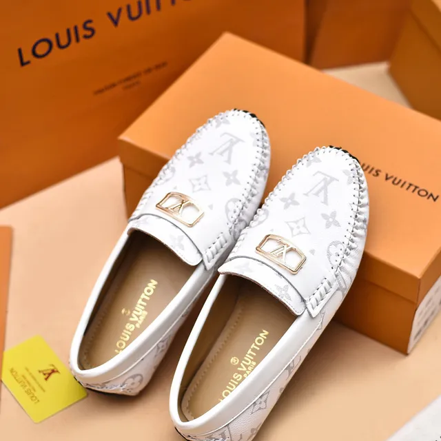 Louis Vuitton Branco e cinza couro estampado com monograma LV logotipo fivela loafer 3