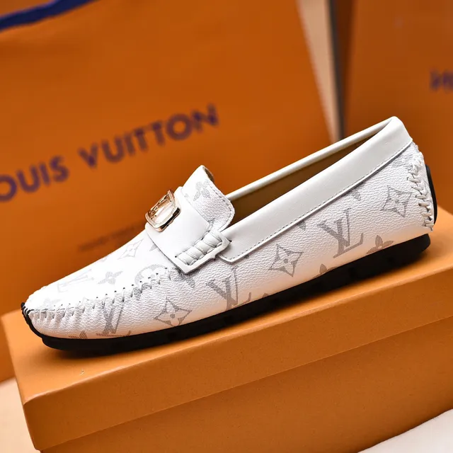 Louis Vuitton Branco e cinza couro estampado com monograma LV logotipo fivela loafer 5