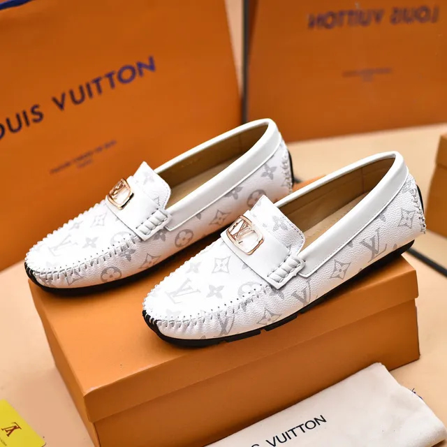 Louis Vuitton Branco e cinza couro estampado com monograma LV logotipo fivela loafer 8