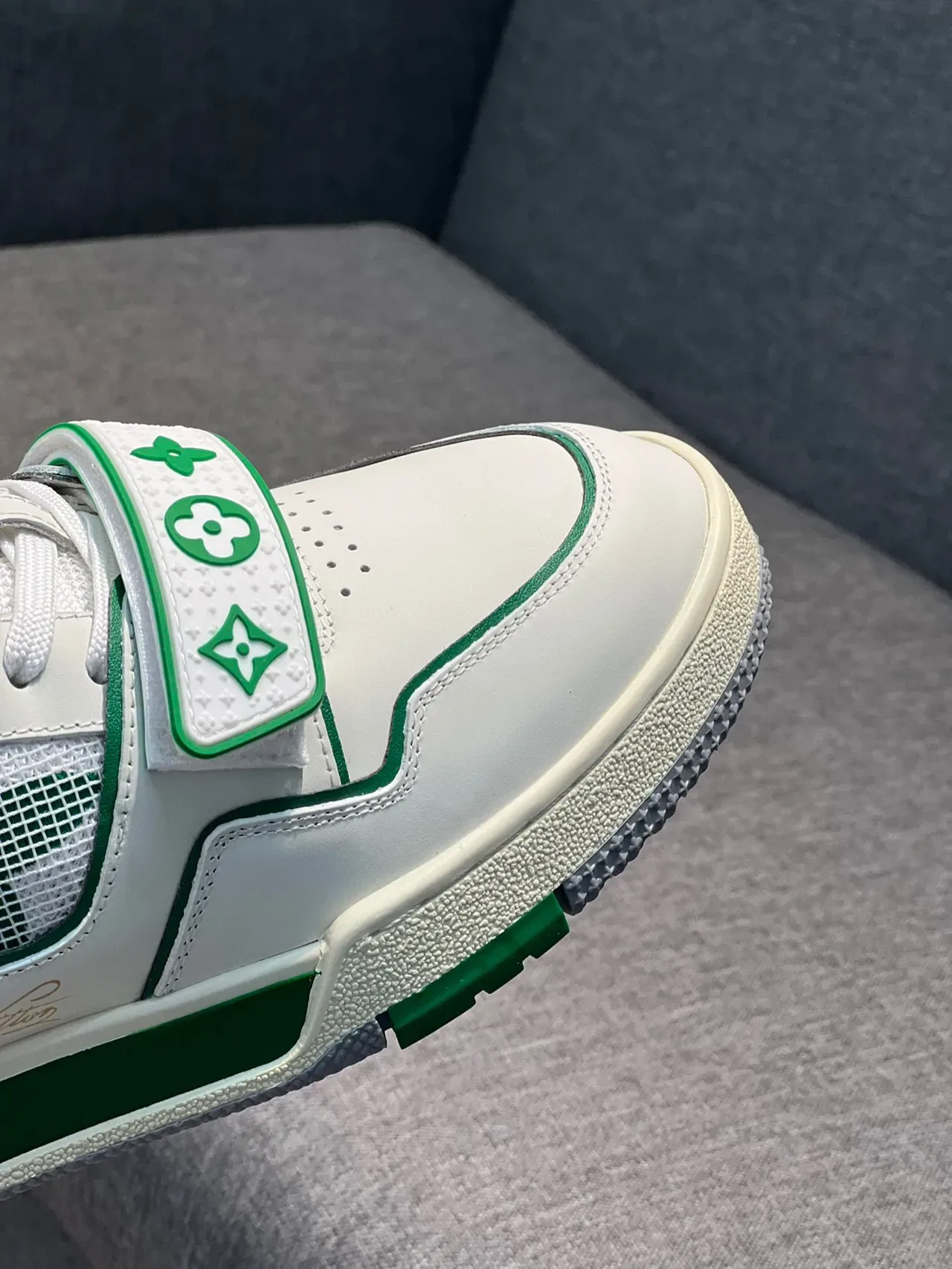 Louis Vuitton Sneakers Lifestyle Blancs Verts Low-Top Monogram Strap 3