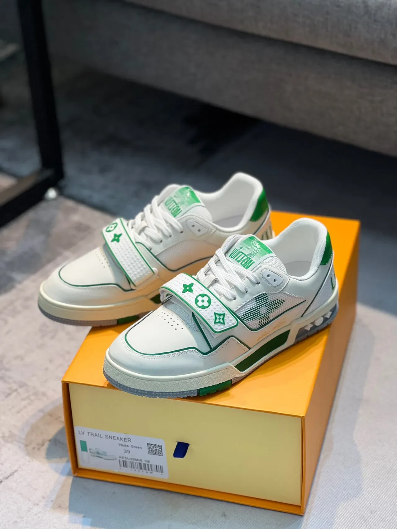 Louis Vuitton Sneakers Lifestyle Blancs Verts Low-Top Monogram Strap 6
