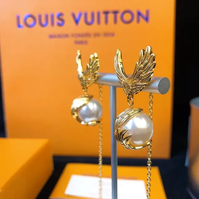 Louis Vuitton Winged Pearl Drop Earrings 3