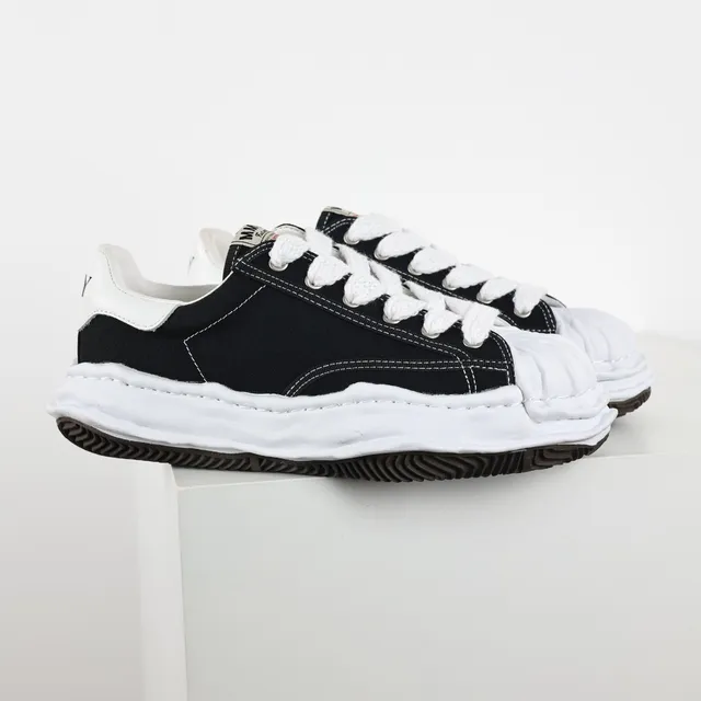 Maison Margiela Black White Deconstructed Wrinkled Toe Cap Lifestyle Sneakers 3