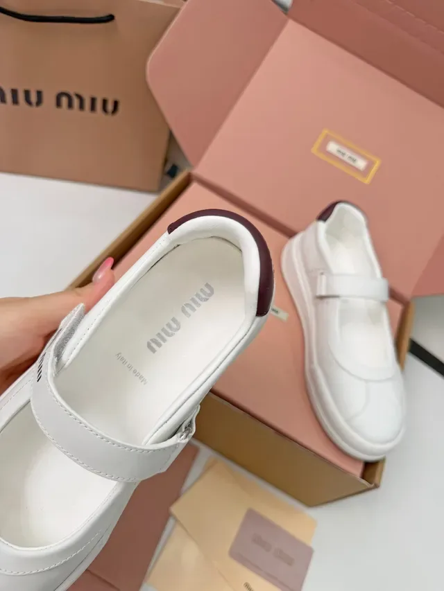 Miu Miu Arcadie Chaussures Mary Jane en cuir blanc 2