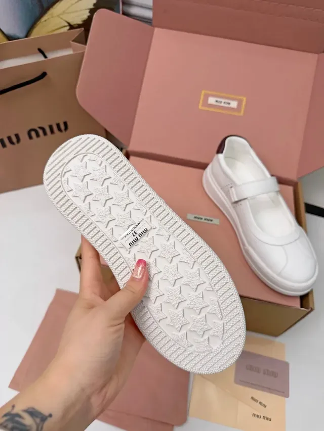 Miu Miu Arcadie Chaussures Mary Jane en cuir blanc 3