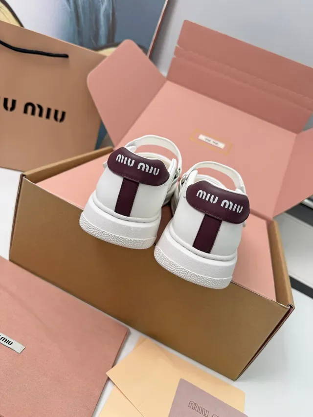 Miu Miu Arcadie Chaussures Mary Jane en cuir blanc 4