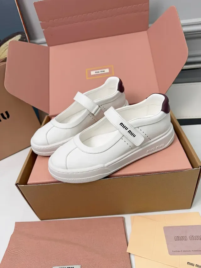 Miu Miu Arcadie Chaussures Mary Jane en cuir blanc 5