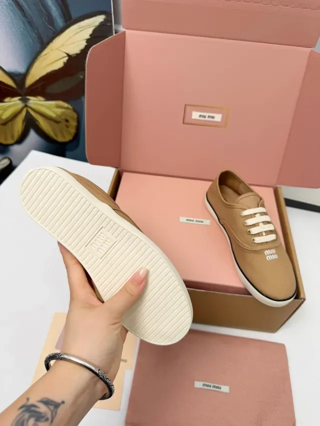 Miu Miu Beige White Low-Top Canvas Upper Sneakers 3