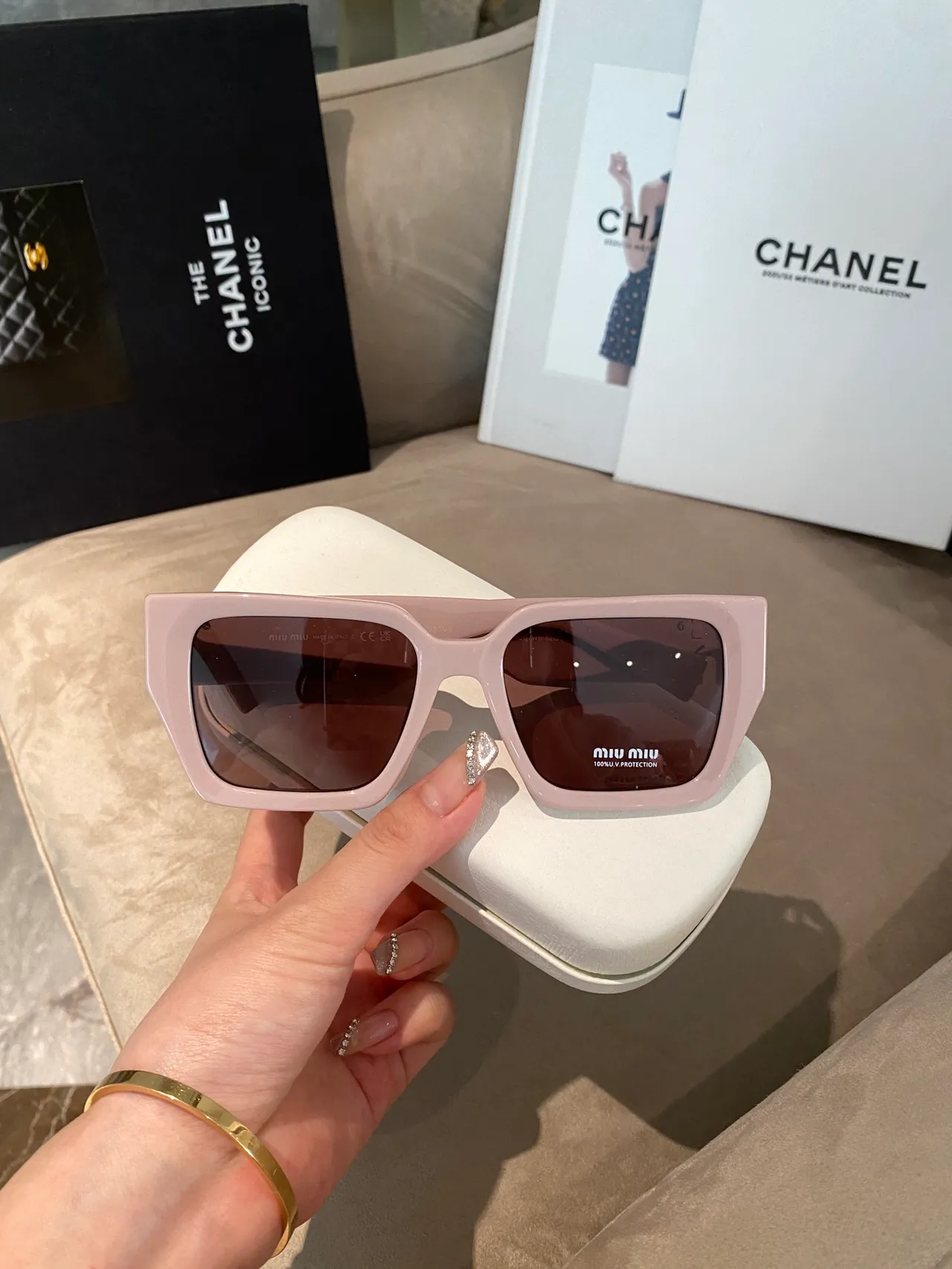 Miu Miu Black Gold Oversized Rectangular Frame Stacked Logo Hardware Sunglasses 4