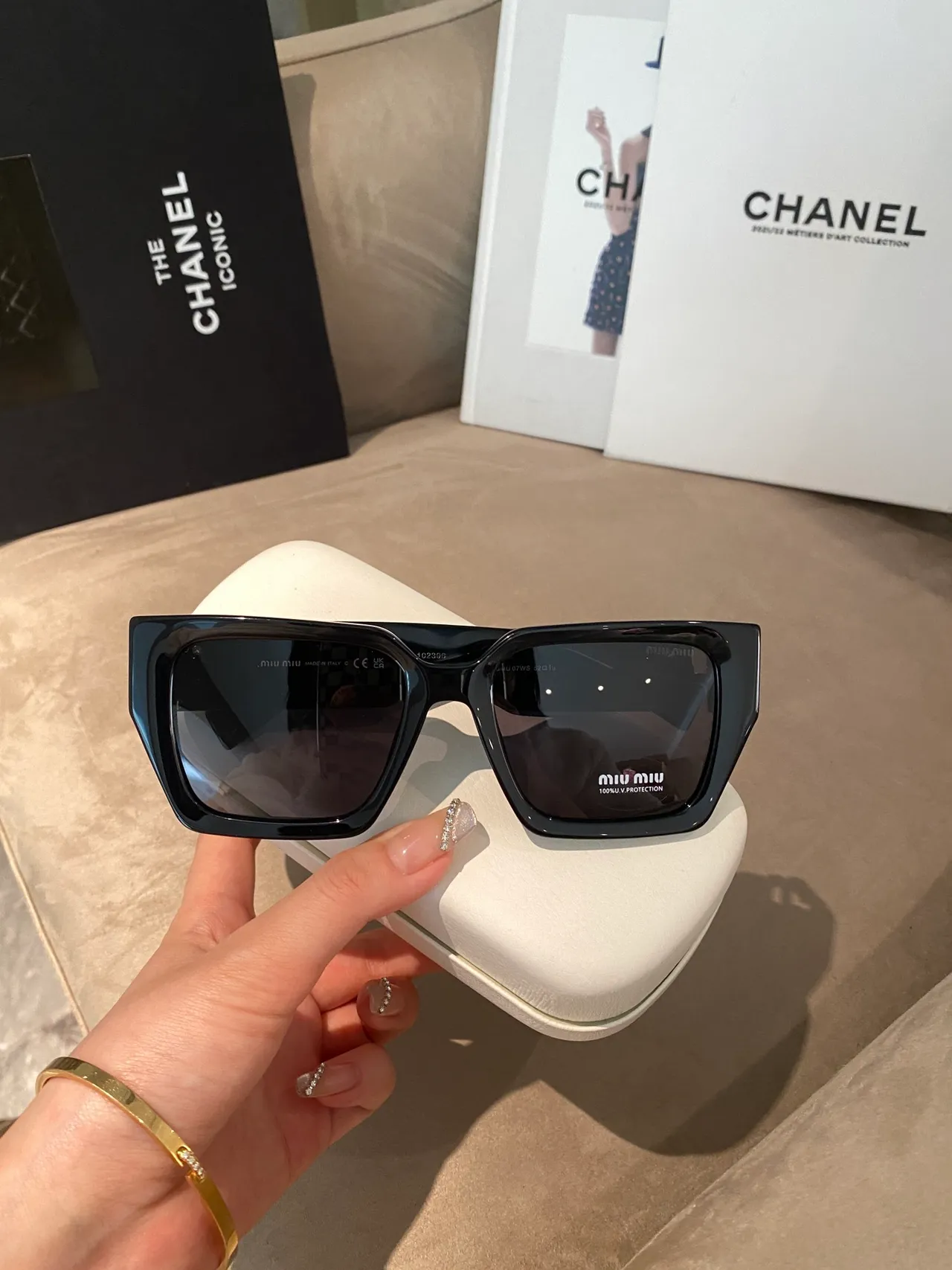 Miu Miu Black Gold Oversized Rectangular Frame Stacked Logo Hardware Sunglasses 5