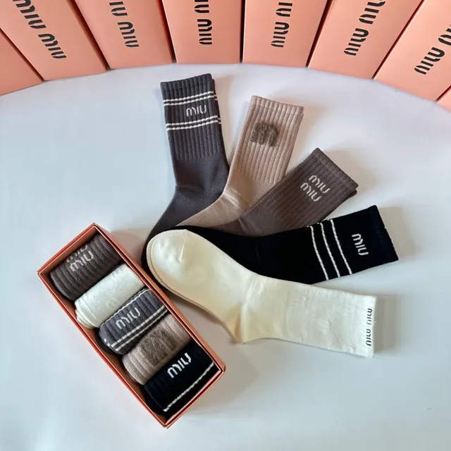 Miu Miu Logo-Embroidered Crew Socks 2