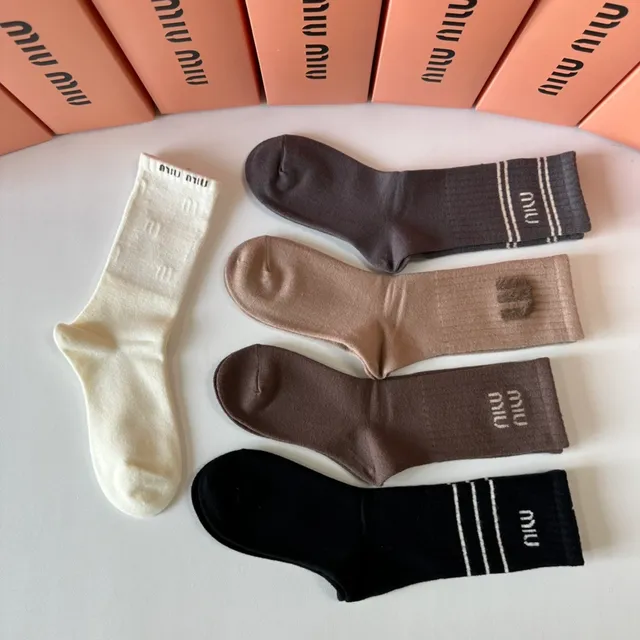 Miu Miu Logo-Embroidered Crew Socks 6