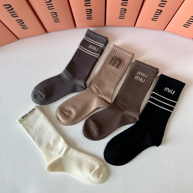 Miu Miu Logo-Embroidered Crew Socks 7