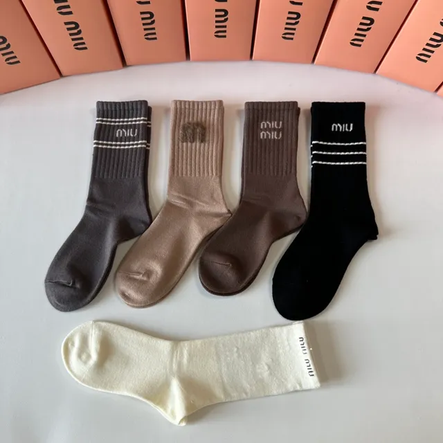Miu Miu Logo-Embroidered Crew Socks 8