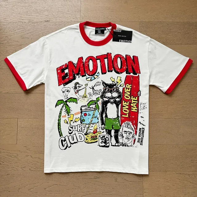 تي شيرت Mixed Emotion أبيض وأحمر بطباعة جرافيك وخط متآكل 2