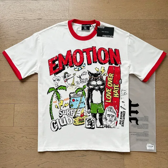 تي شيرت Mixed Emotion أبيض وأحمر بطباعة جرافيك وخط متآكل 3