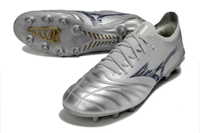 Mizuno Chaussures de football pour terrain ferme talon de maille synthétique blanc matelassé métallique argent doré 5
